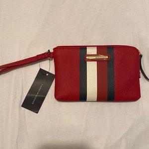 TOMMY HILFIGER Smooth Red Wristlet